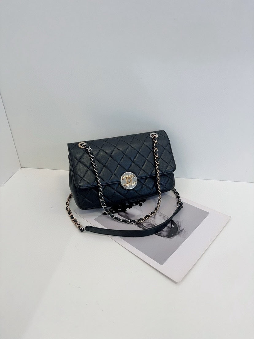 Chanel CF 23x15x6cm 118010