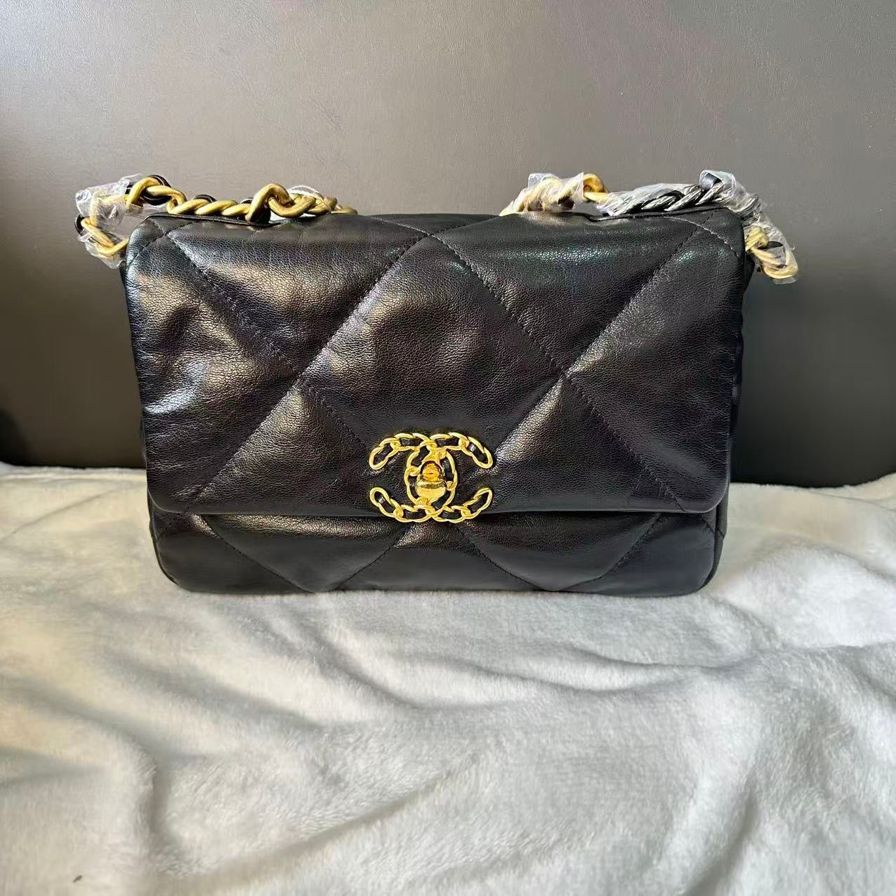 Chanel 19bag small year2021 12437671