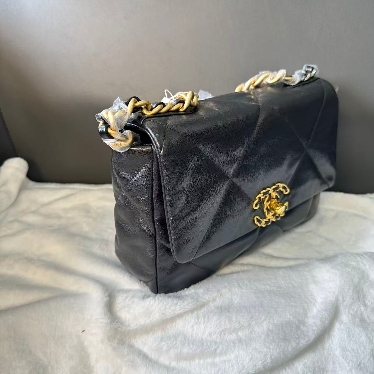Chanel 19bag small year2021 12437671