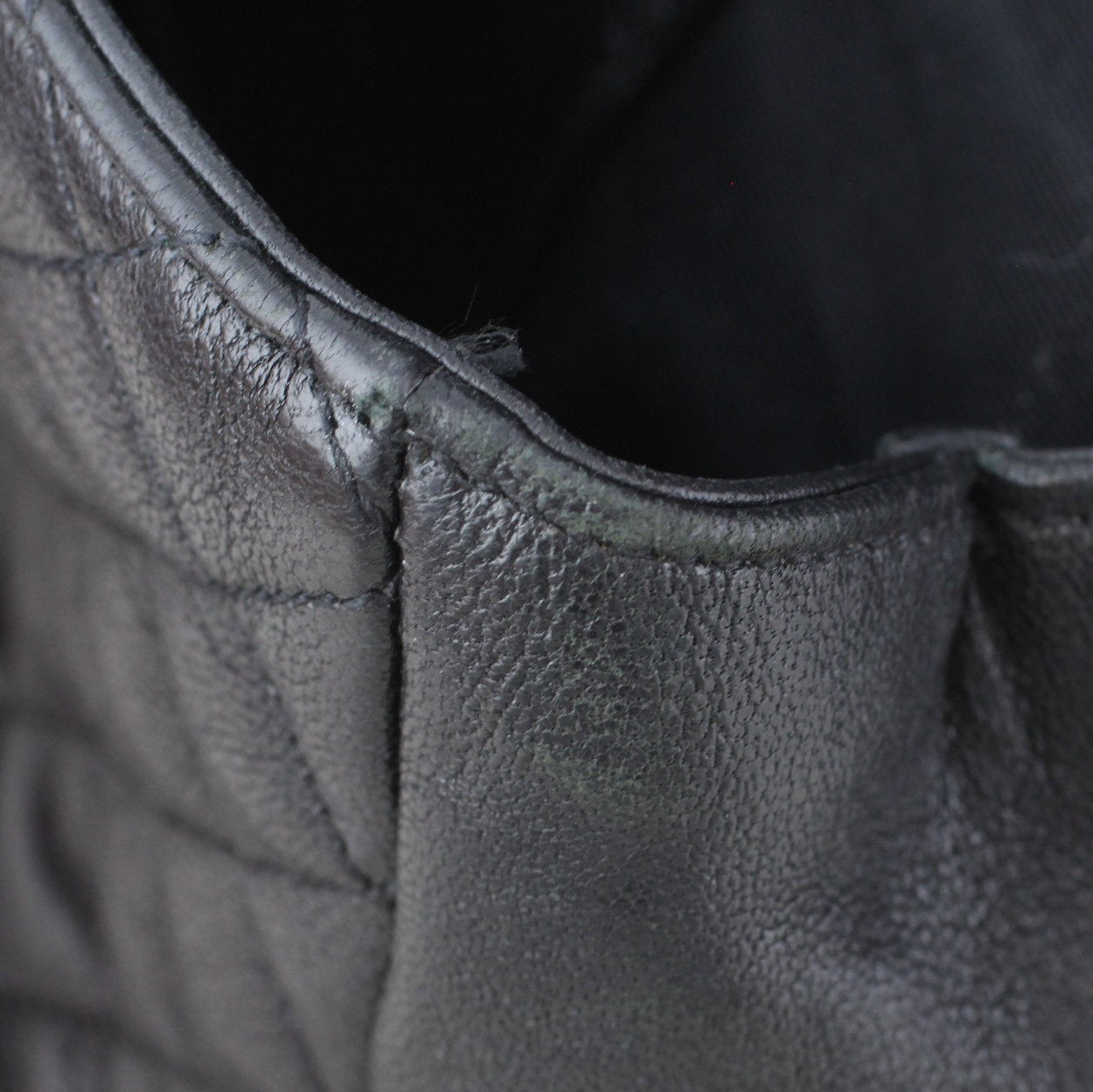 Saint Laurent Classic Medium Tri-Quilt Soft Envelope