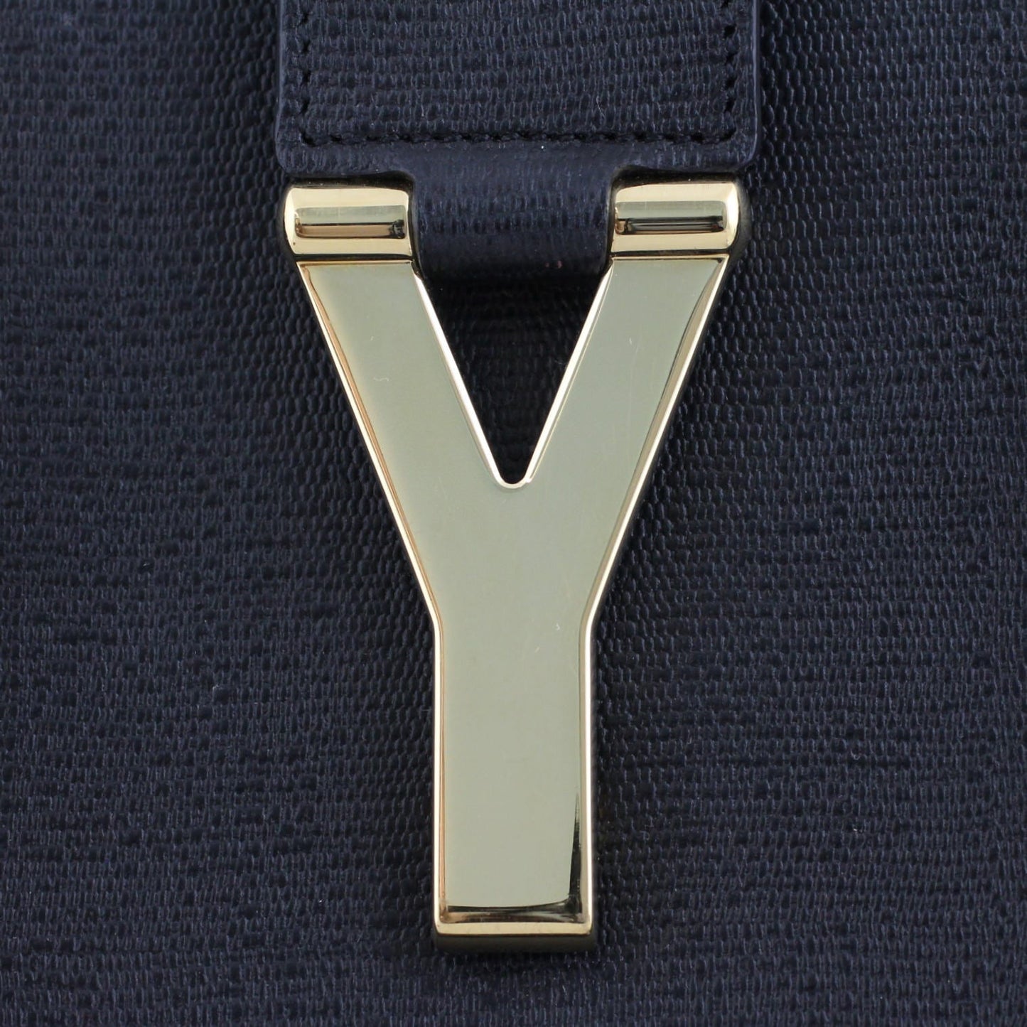 Saint Laurent Classic Medium Y Cabas