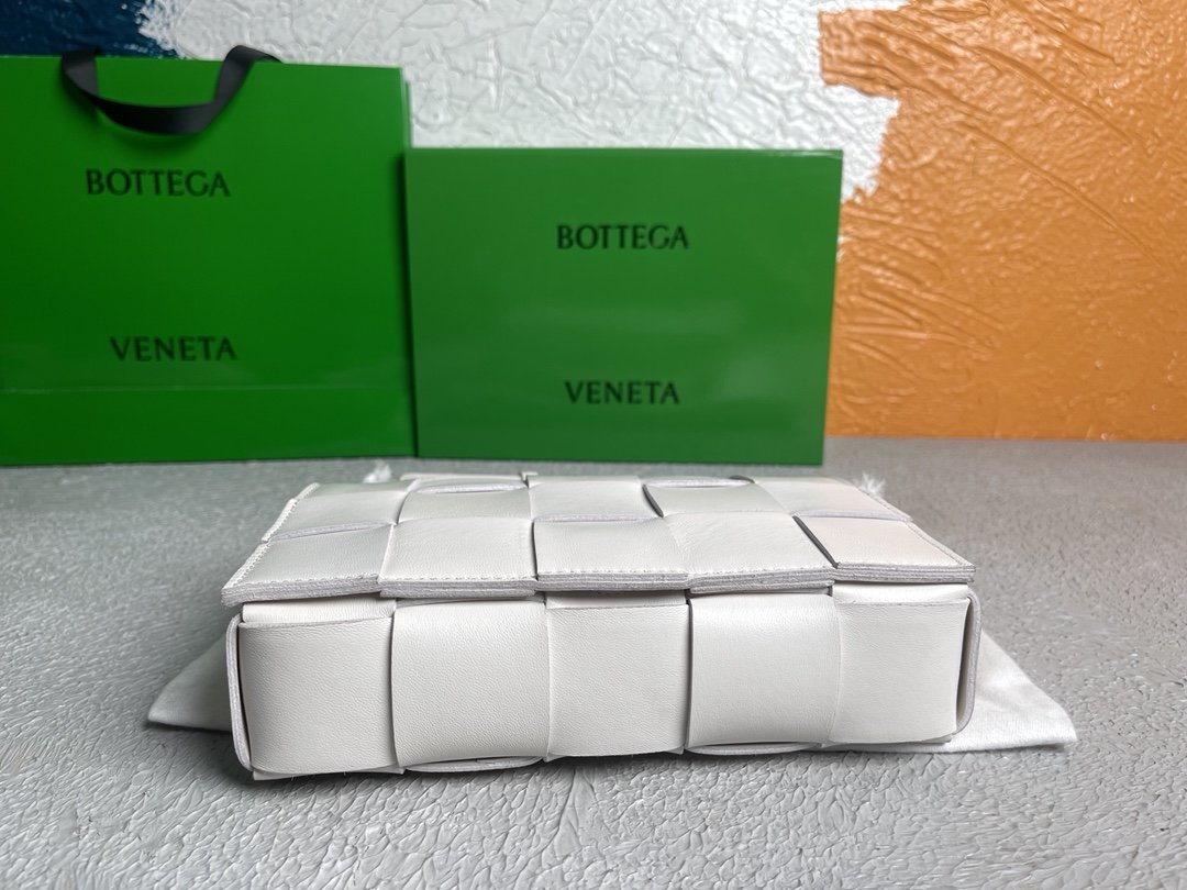 Top Quality Cassette White, For Women, Women’s Bags 9.1in/23cm 578004VMAY19007