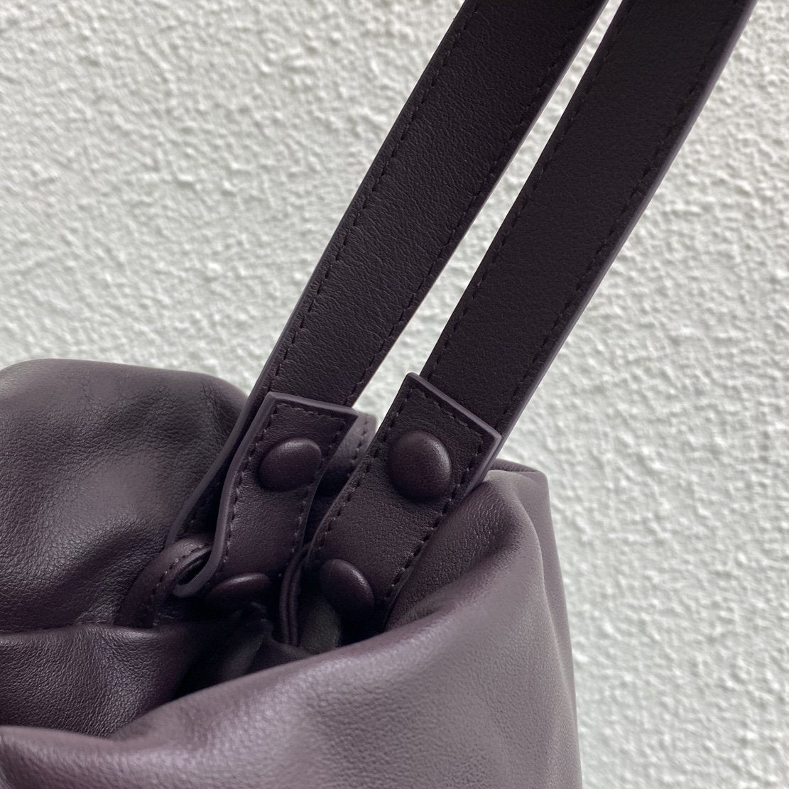 Top Quality MeTop Qualityum Pouch Purple, For Women, Women’s Bags 15.7in/40cm