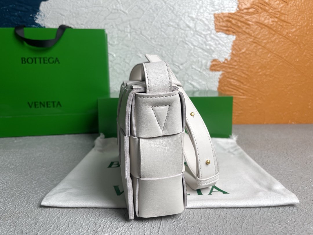Top Quality Cassette White, For Women, Women’s Bags 9.1in/23cm 578004VMAY19007