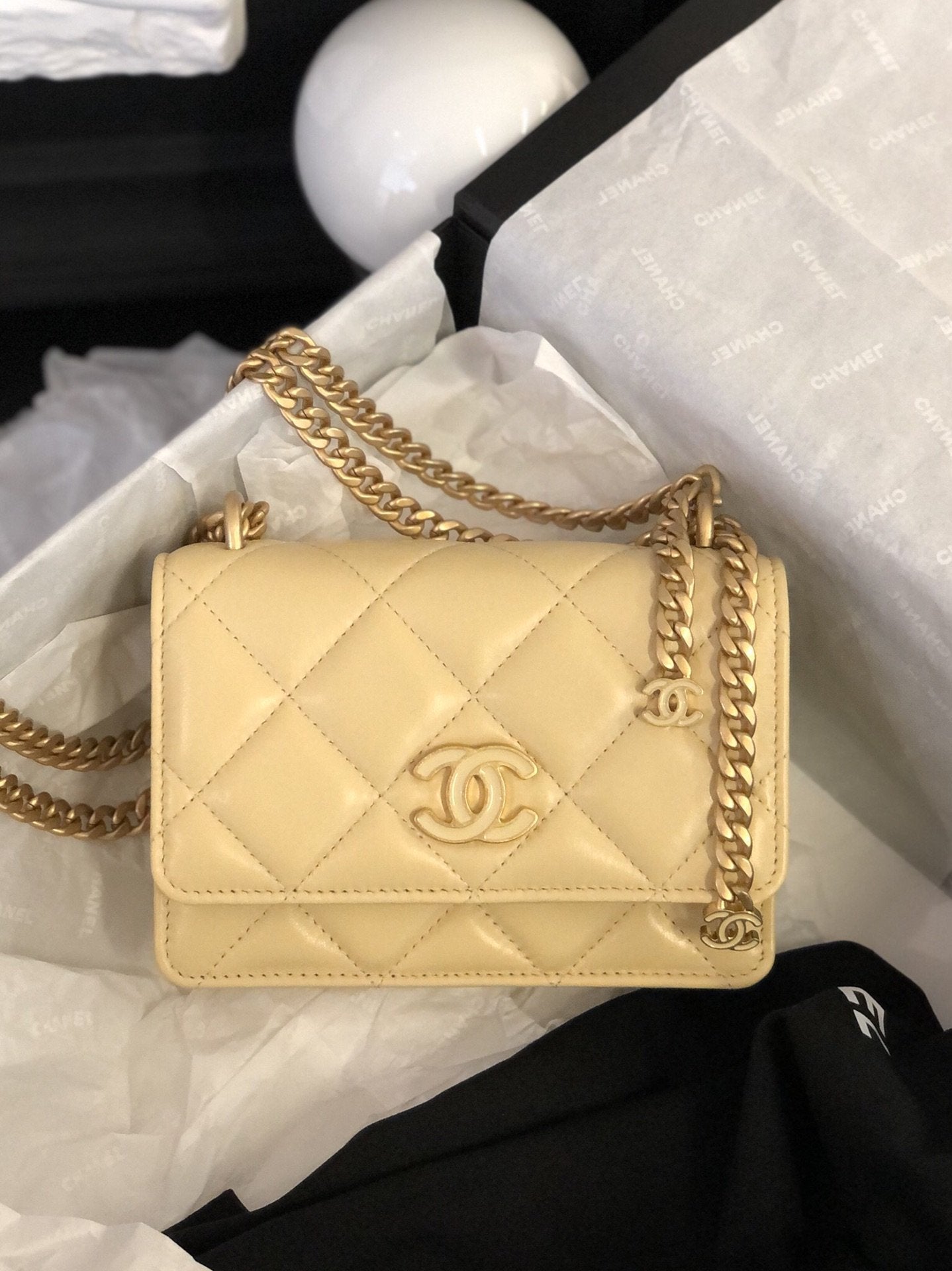 CHLSpring And Summer 22C Yellow For Women Bags 6.1in/15.5cm