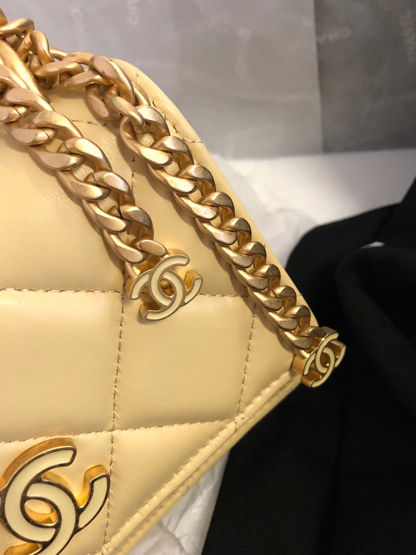 CHLSpring And Summer 22C Yellow For Women Bags 6.1in/15.5cm