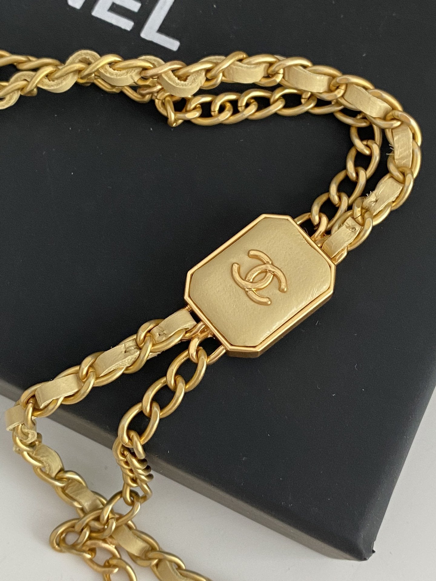 CHLSmall Vanity With Chain Yellow For Women Bags 4.3in/11cm