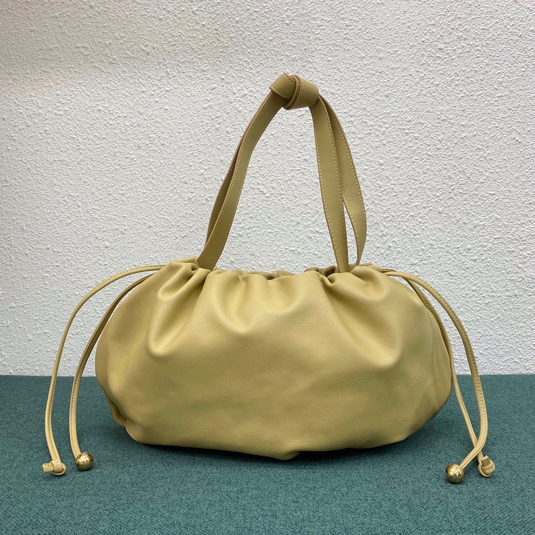 Top Quality MeTop Qualityum Pouch Beige, For Women, Women’s Bags 15.7in/40cm