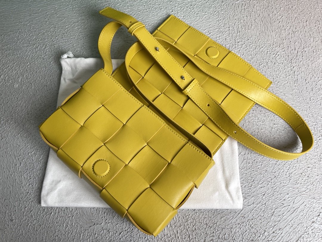 Top Quality Cassette Yellow, For Women, Women’s Bags 9.1in/23cm