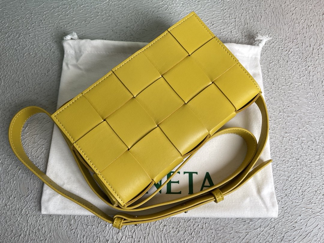 Top Quality Cassette Yellow, For Women, Women’s Bags 9.1in/23cm