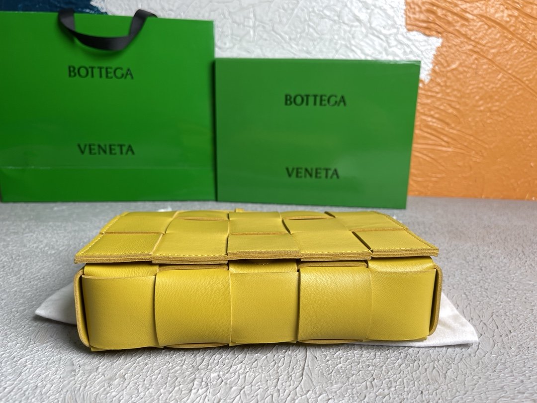 Top Quality Cassette Yellow, For Women, Women’s Bags 9.1in/23cm