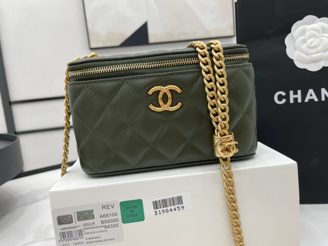 CHLSmall Vanity Case Emerald Green For Women, Women’s Bags 5.9in/15cm